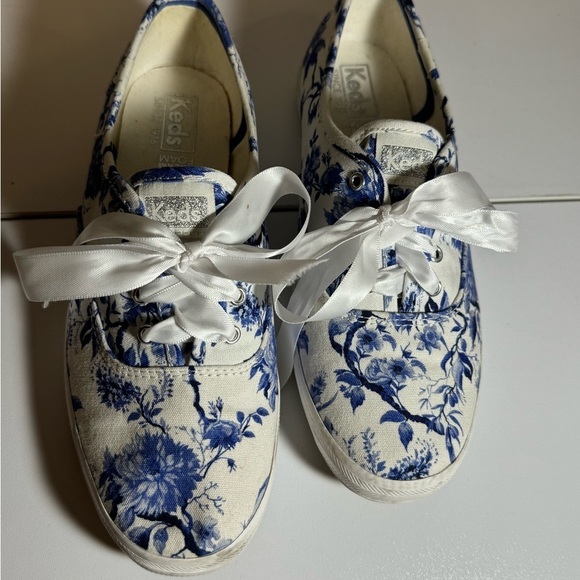Keds Women's Blue and White Floral Sneakers - Picture 4 of 9